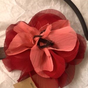 NWT Vintage Hollister Hibiscus flower belt. Beautiful coral/red colors. XS/S